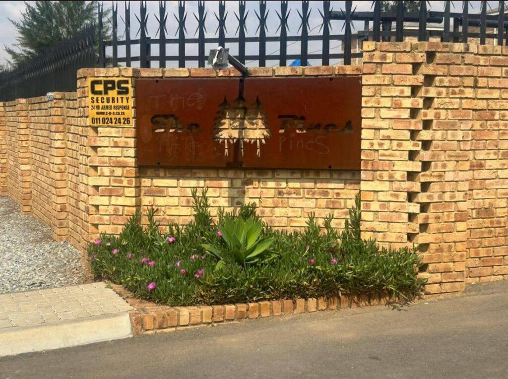 Affordable Albertsdal Townhouse in Secure Estate – Great Investment Opportunity